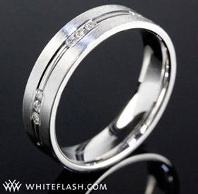 whiteflash-mens-ring-diamonds