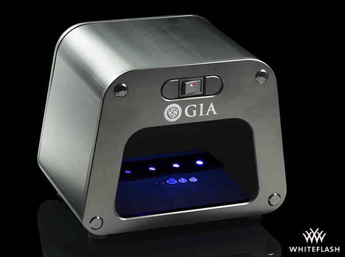 GIA UV Lamp and Viewing Cabinet