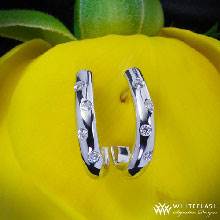 More than a girl’s best friend, your wife’s favorite anniversary gift