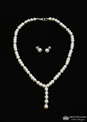 Pearl Y necklace