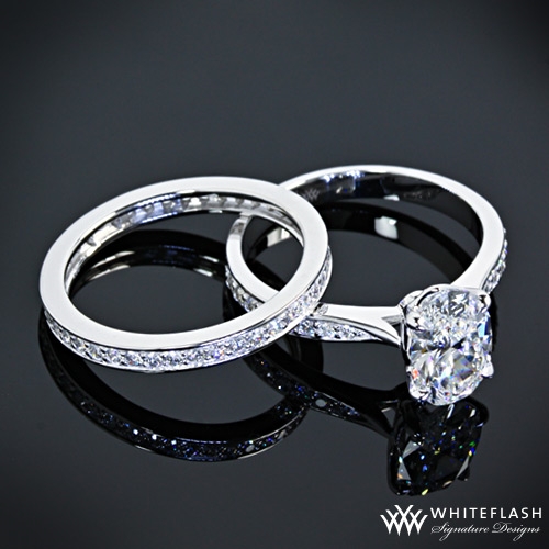 Customized Oval Legato Sleek Line Pave Wedding Ring Set