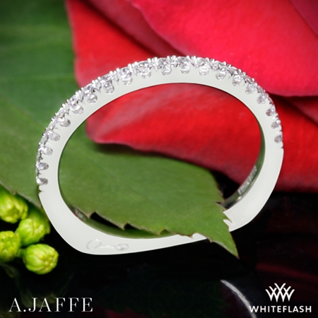 A Jaffe MRS577 Metropolitan Diamond Wedding Ring