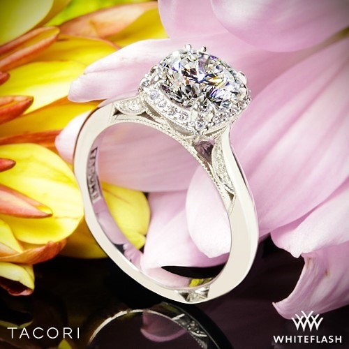 Tacori 2620RD Dantela Crown Solitaire Engagement Ring