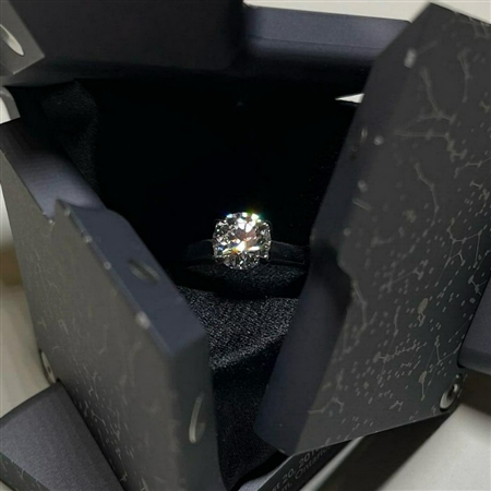 Thanks Whiteflash for all the help finding the perfect diamond!