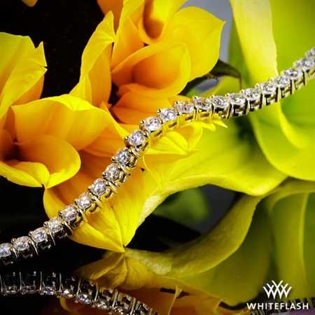 What an amazing bracelet! It’s huge, it’s so shiny and beautiful. 