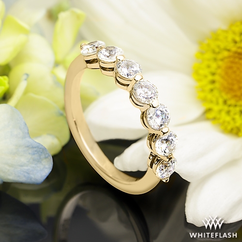 14k Yellow Gold Single Shared Prong 7 Stone Diamond Ring