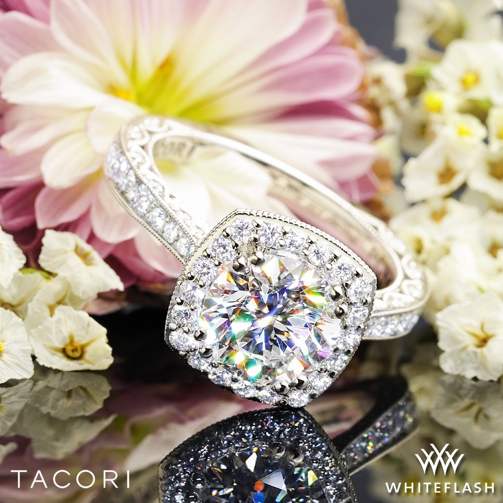 Tacori Classic Crescent RoyalT with Cushion Halo