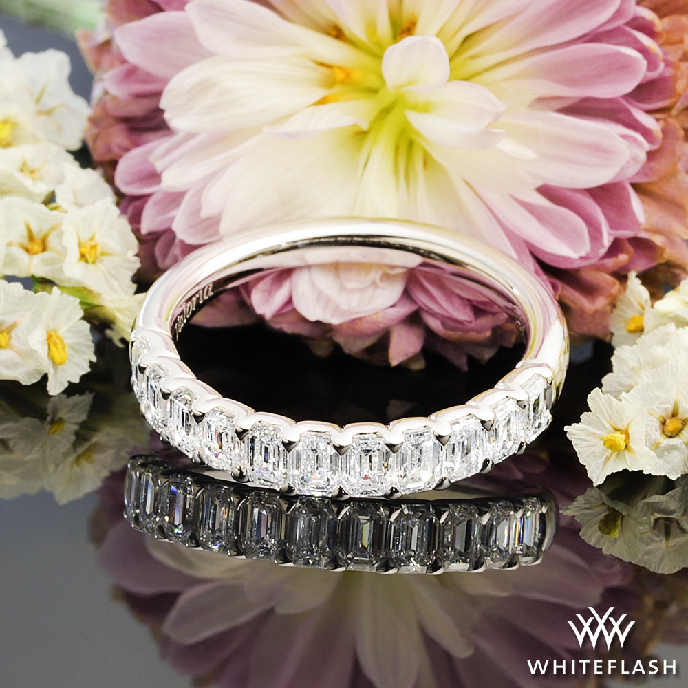 14k White Gold Emerald Diamond Right Hand Ring