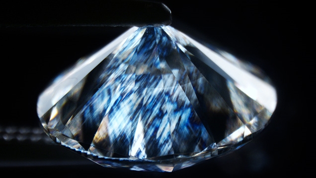 A banded strain pattern seen across the visible plane.