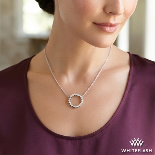 14k White Gold Stunning Diamond Circle Pendant